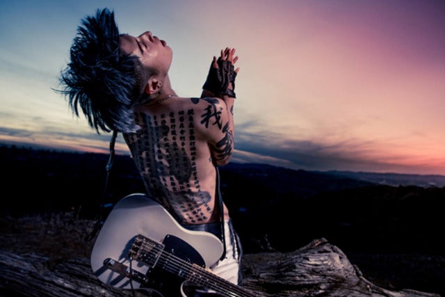 Miyavi (18+)
