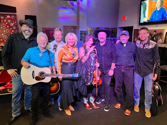 The French Connexion feat. French Family Band, Jimmy Fortune, Mike Rogers, Jenee Fleenor, Ben Isaacs, Jeff Taylor