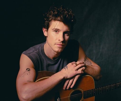 Shawn Mendes - On The Road Again