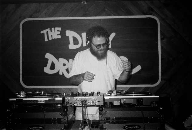 DJ INTROVERT // SOUL / FUNK / HOUSE / SYNTH POP